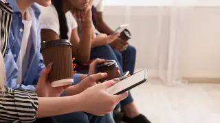 Meta призывает Австралию отменить закон о запрете соцсетей для подростков