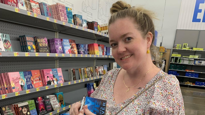 Фото: instagram.com/colleenhoover