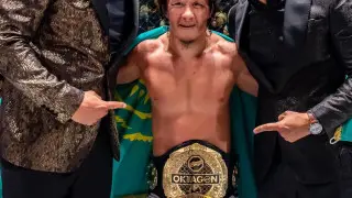 “Вникает в нашу историю“: фанат из Европы сделал подарок Жумагулову