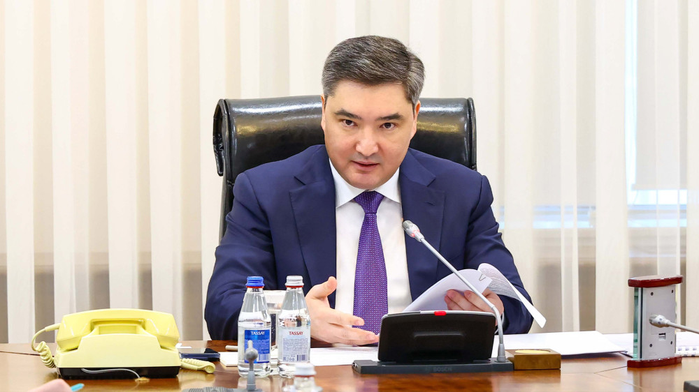 “Ваше место работы — не в кабинетах“: Бектенов предупредил министра и глав энергокомпаний