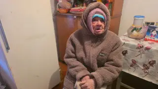 “Ночью замерзаю, но терплю“: 75-летняя актюбинка осталась без пенсии после ограбления