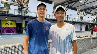 Исторический успех: 17-летний вундеркинд из Казахстана вышел в четвертьфинал престижного турнира