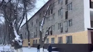 Жильцы многоэтажки в Таразе опасаются обрушения дома после землетрясений