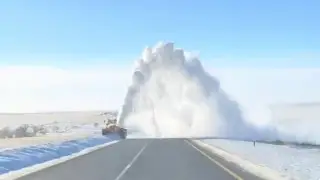 “Зачем засыпают чистую дорогу?“ Казахстанцев возмутило видео уборки снега