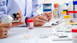 В Казахстане пообещали построить новые фармзаводы и увеличить выпуск лекарств