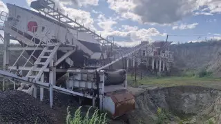 Казахстанец незаконно добыл руды на миллиард и купил бизнес-центр