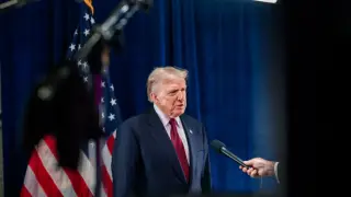 “Наша армада движется к Ирану“ — Трамп