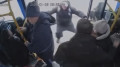 Пассажир выпал из автобуса на ходу в Караганде