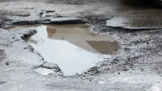 Подрядчиков обязали переделать некачественные дороги в Шымкенте