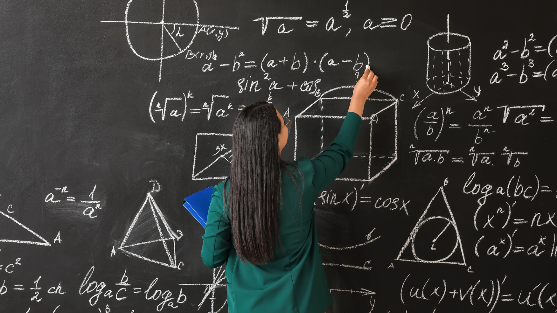 Министр просвещения ответила на вопрос об объединении школьных предметов