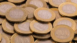 Казахстанцы принесли в банки рекордные 28 триллионов тенге
