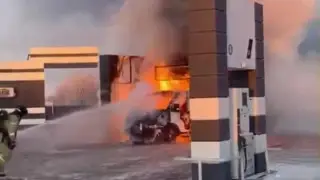 Автомобиль загорелся на газовой заправке в Актобе: видео