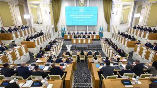 Члены комиссии предложили принять новую Конституцию — Токаев