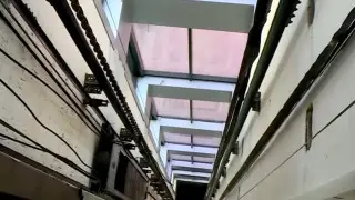 Лифт с девушкой сорвался с высоты восьмого этажа в Шымкенте