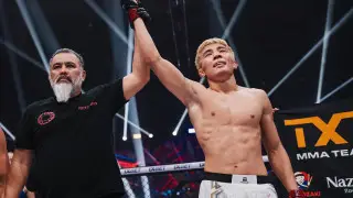 Бой Казахстан - Кыргызстан завершился глухим нокаутом за 97 секунд