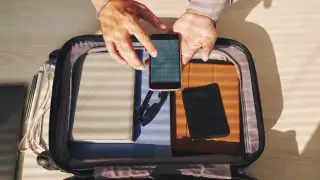 Вернулись из-за границы и “слетела“ регистрация телефона: что делать