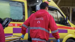 Мужчина скончался во время игры в хоккей в Караганде