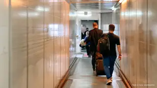 “Никто ничего не объяснил“: пассажиры почти 4 часа не могли вылететь из Астаны