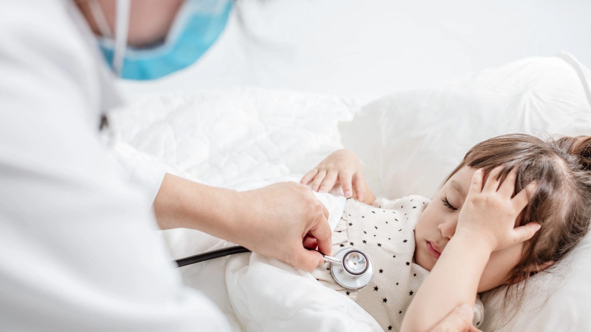 Число заболевших корью детей растёт в Атырау