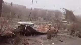 Сильный ветер сорвал крыши с домов в Жамбылской области: видео