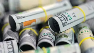 Курс доллара продолжает снижаться в Казахстане