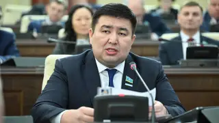 Депутаты досрочно прекратили полномочия Елнура Бейсенбаева