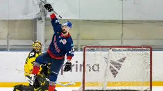 Казахстанец вошёл в историю: гонка за рекордом, как у Овечкина в НХЛ