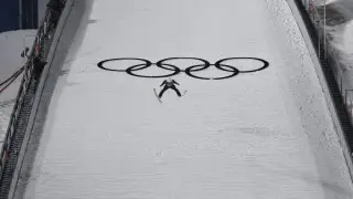 Претендент на медаль Олимпиады получил дисквалификацию из-за 4 миллиметров