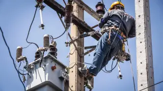 В Алматы отключат свет: список улиц и график