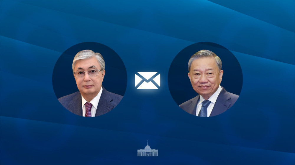 Токаев поздравил генсека компартии Вьетнама