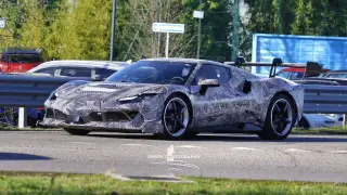 Новый гоночный Ferrari засняли фотошпионы
