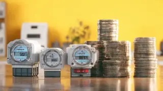 Как могут вырасти тарифы на свет, тепло и воду после отмены моратория, рассказали в КРЕМ