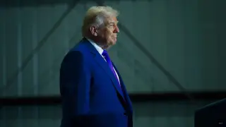 Трамп пообещал уничтожить ракетную индустрию и флот Ирана