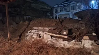 В Бесагаше оползень снова сошел на жилые дома: ранее жильцы просили их переселить