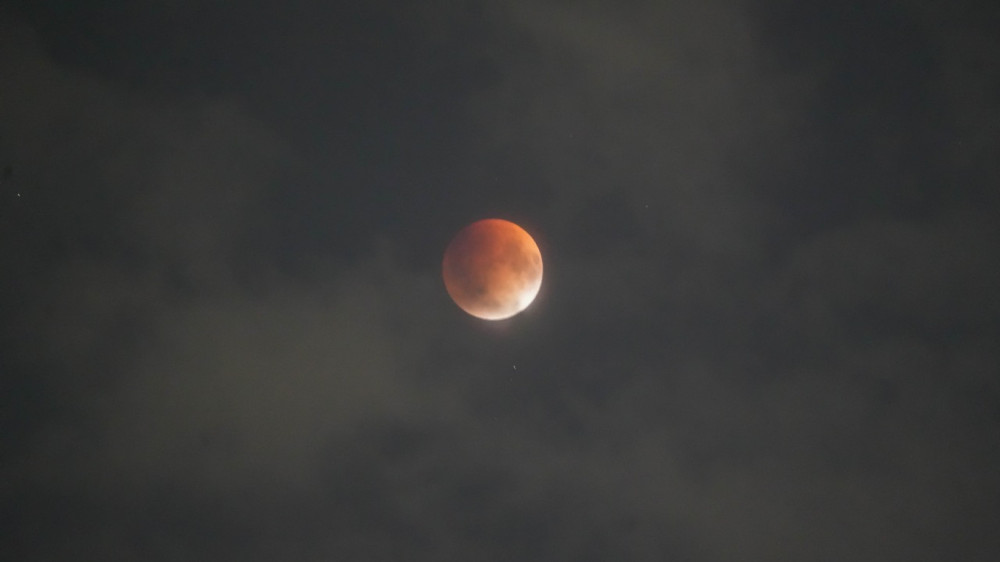 “Кровавая Луна“ нависнет над Землей: когда и где казахстанцы увидят необычное явление