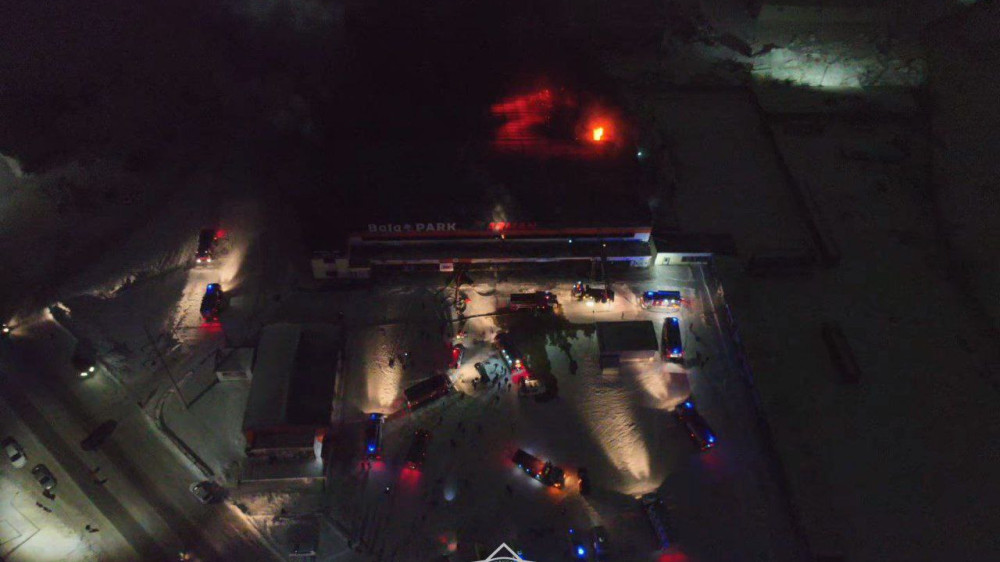 Во время тушения пожара в развлекательном центре в Семее обрушилось перекрытие - открыта горячая линия