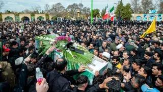 Похороны верховного лидера Ирана аятоллы Али Хаменеи перенесли