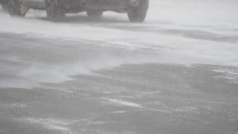 Еще больше участков автодорог закрыли в Казахстане