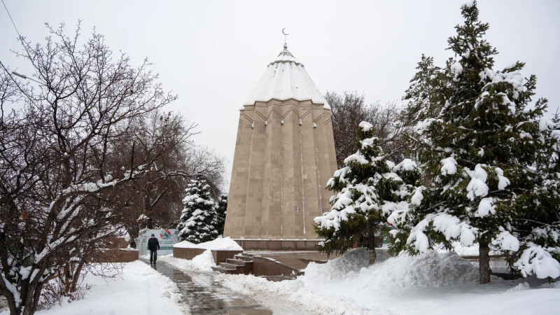 Мавзолей Райымбек батыра в Алматы / Фото © Tengrinews.kz / Болат Айтмолда