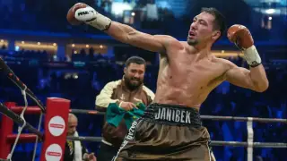 Алимханулы начал подготовку к титульному бою после дисквалификации