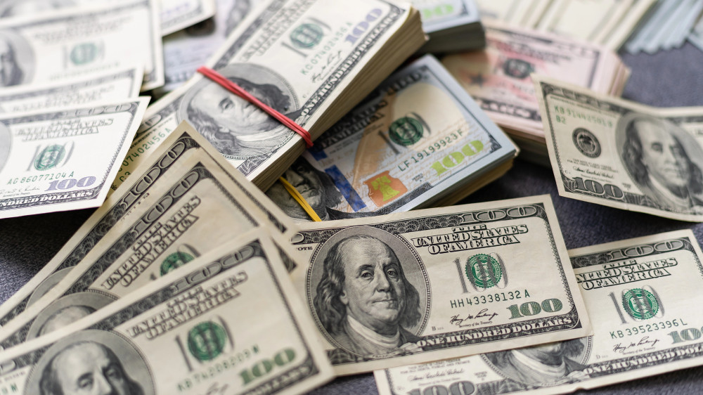 Доллар заметно подешевел в Казахстане
