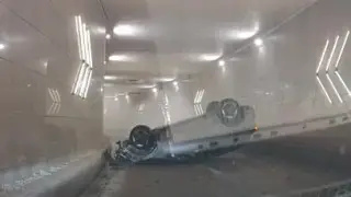 Легковушку занесло в тоннеле: видео странной аварии разлетелось по сети