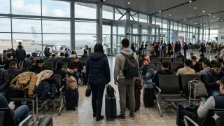 Каждый раз новая причина задержки: казахстанцы потребовали объяснений от авиакомпании