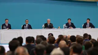 Токаев высказался об “иждивенческих настроениях“ в акиматах