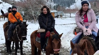 “Казахстан очень безопасное место“: туристы из ОАЭ застряли в Алматы и поблагодарили местных