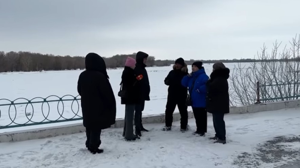 В Семее просят возобновить поиски пропавшей девять лет назад девочки