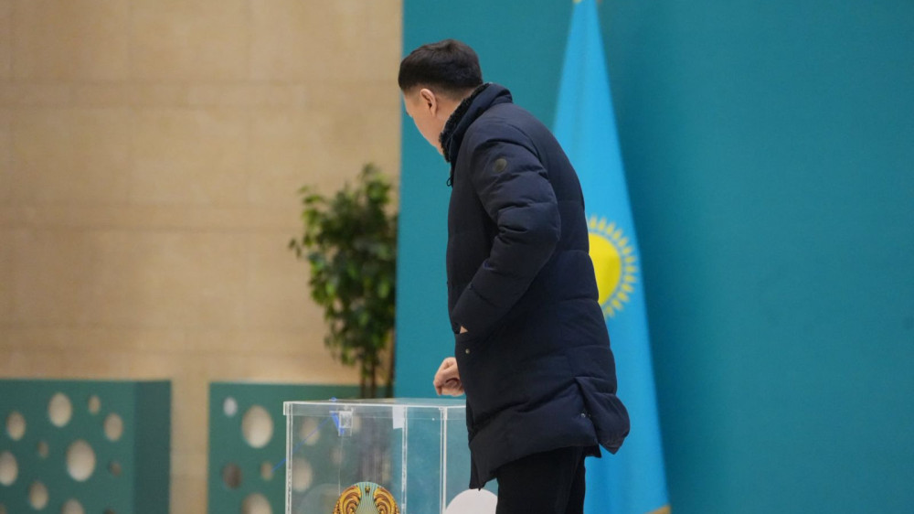 Как казахстанцы голосуют за рубежом