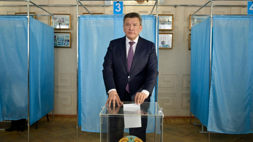 Аким Северо-Казахстанской области проголосовал на референдуме