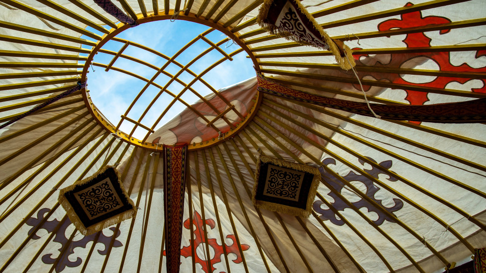 Символ домашнего очага: что означает шанырак и почему он так важен