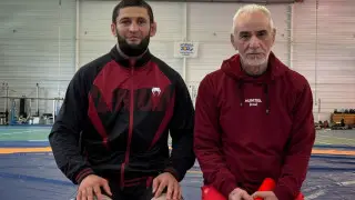 “Считаю себя в долгу“: тренер Чимаева высказался о казахстанцах